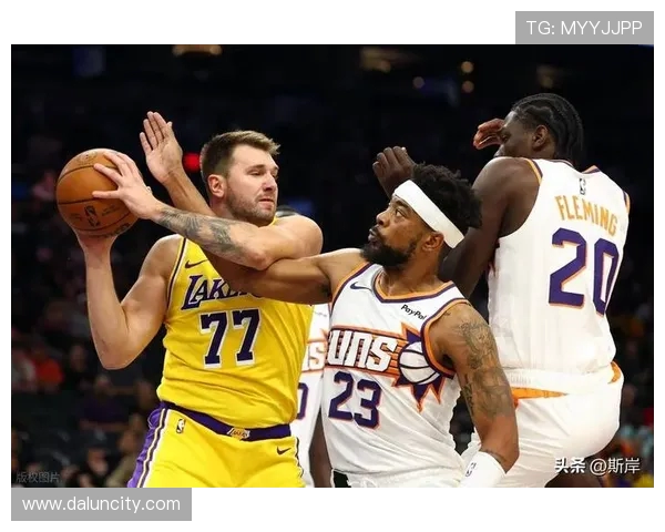 2000年湖人与国王的激烈对决回顾与赛季精彩瞬间分析