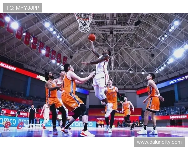 2020年CBA山东队与天津队激战回顾及精彩瞬间分析