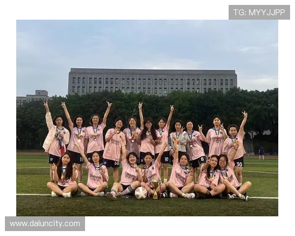 女足U19迎战越南队全力争胜展现青春风采与拼搏精神