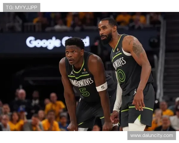 森林狼与爵士全场激战回顾精彩瞬间与关键时刻分析