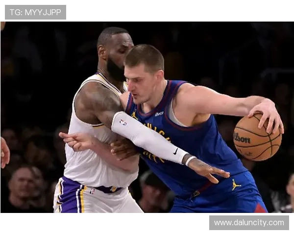 湖人掘金对决精彩纷呈球迷热议抓饭文化与比赛魅力 湖人掘金对决精彩纷呈球迷热议抓饭文化与比赛魅力