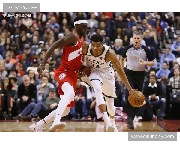 雄鹿与猛龙激战正酣现场直播精彩瞬间全程回顾与分析