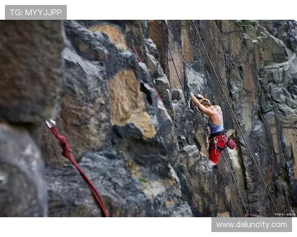 成都攀岩队勇闯中路突破新局面引领攀岩运动发展新风潮